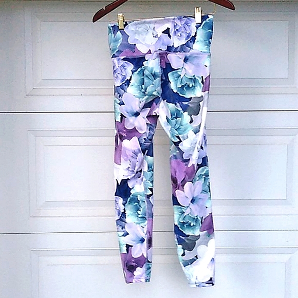 Old Navy leggings size medium - Picture 2 of 3